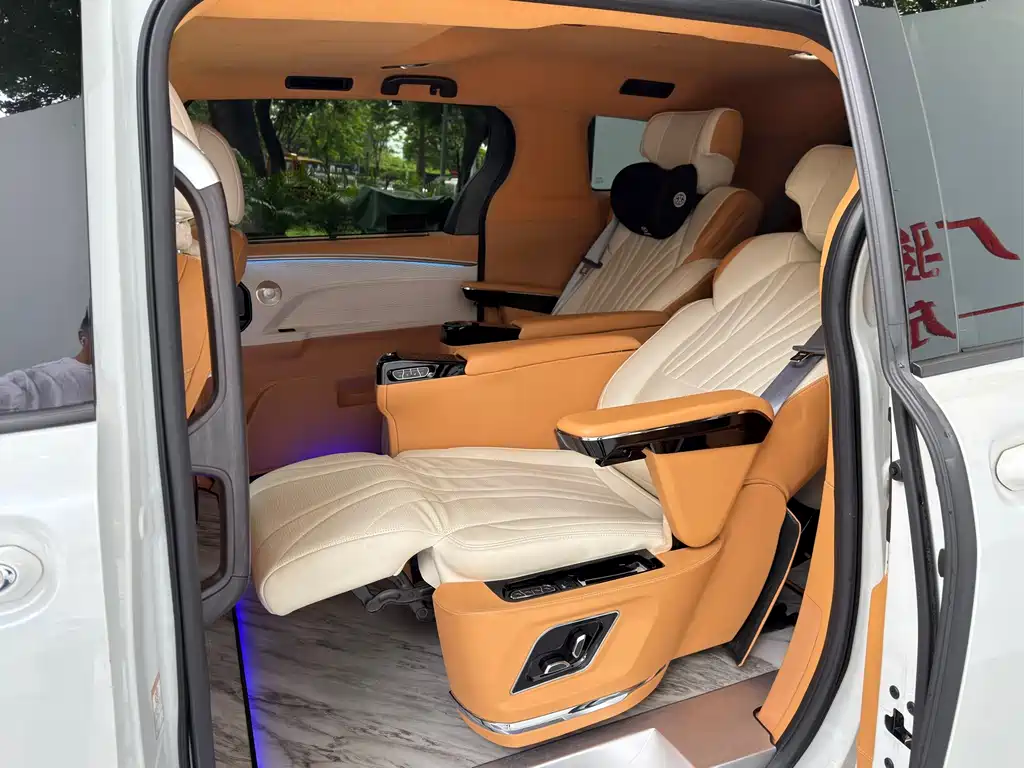 Toyota Granvia — миниатюра 10