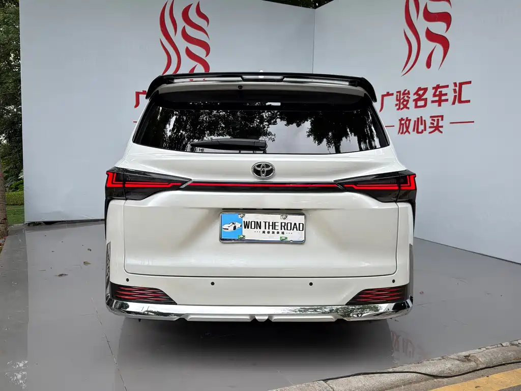 Toyota Granvia — миниатюра 5