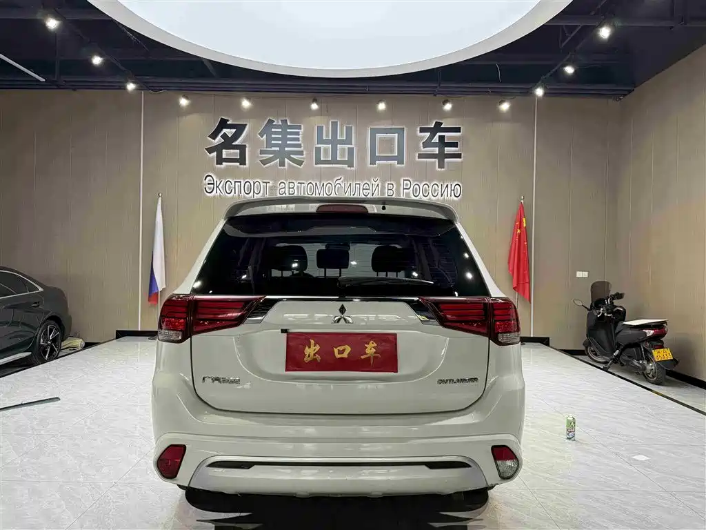 MITSUBISHI OUTLANDER