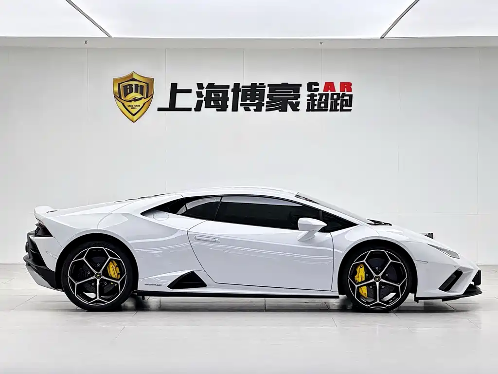 LAMBORGHINI HURACÁN