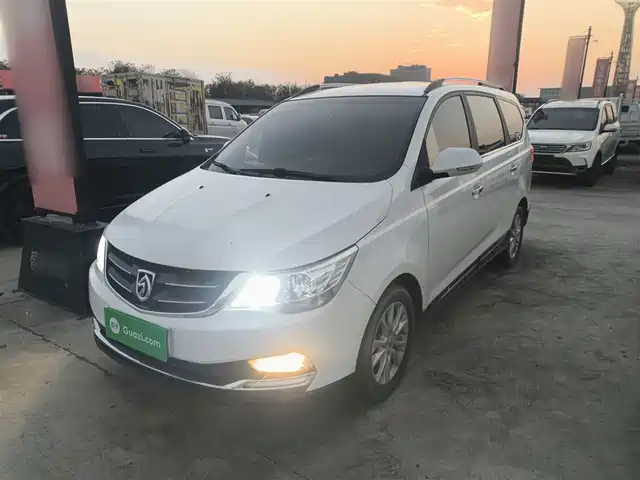 BAOJUN 730 2018