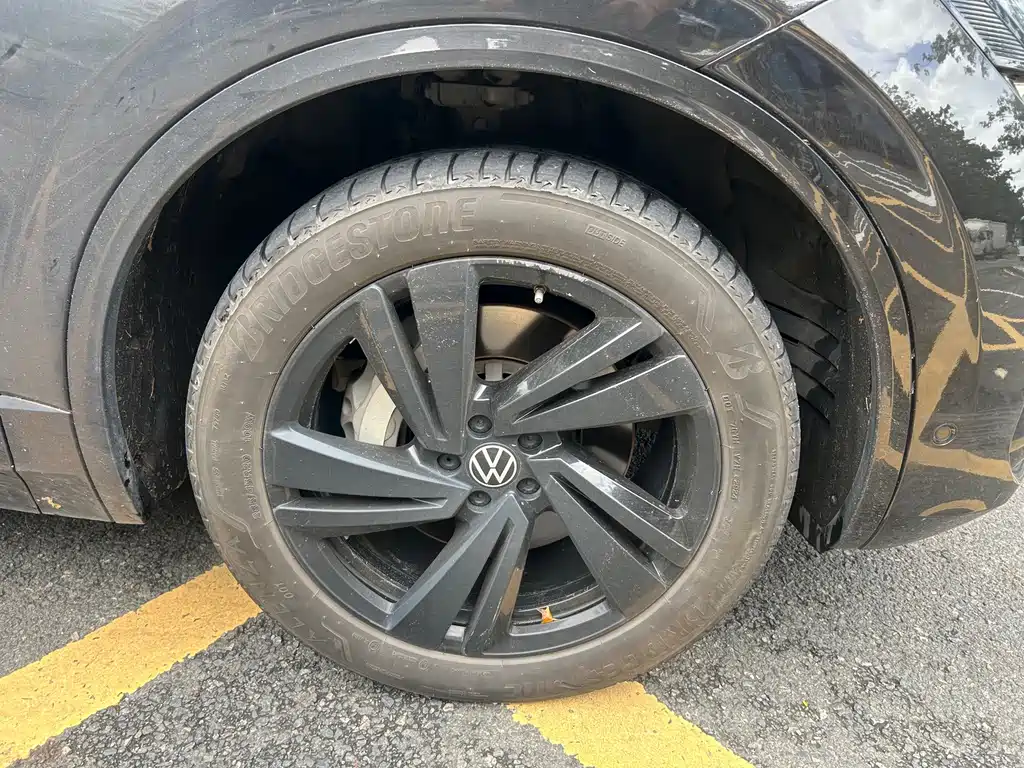 Volkswagen Touareg — миниатюра 12