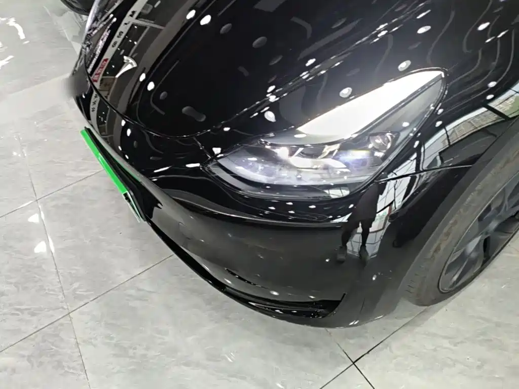 Tesla Model Y — миниатюра 24