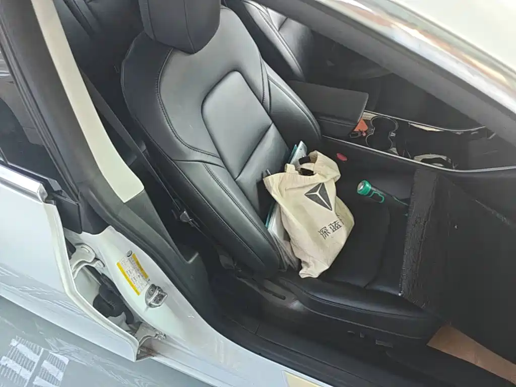 Tesla Model 3 — миниатюра 25