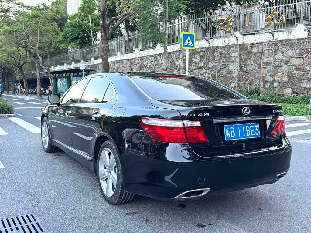 Lexus LS 2006 460L