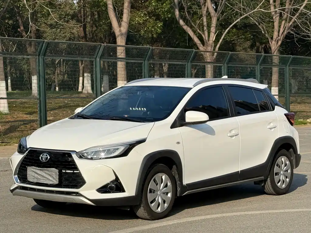 Toyota Yaris L 2022