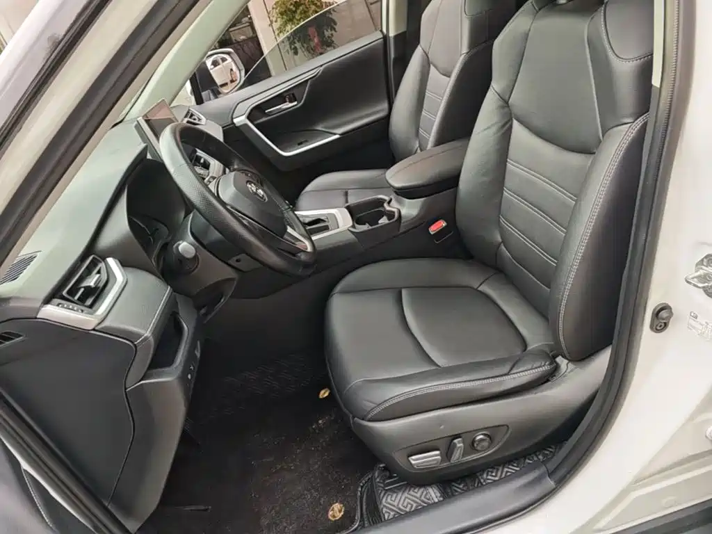 Toyota RAV4 — миниатюра 15