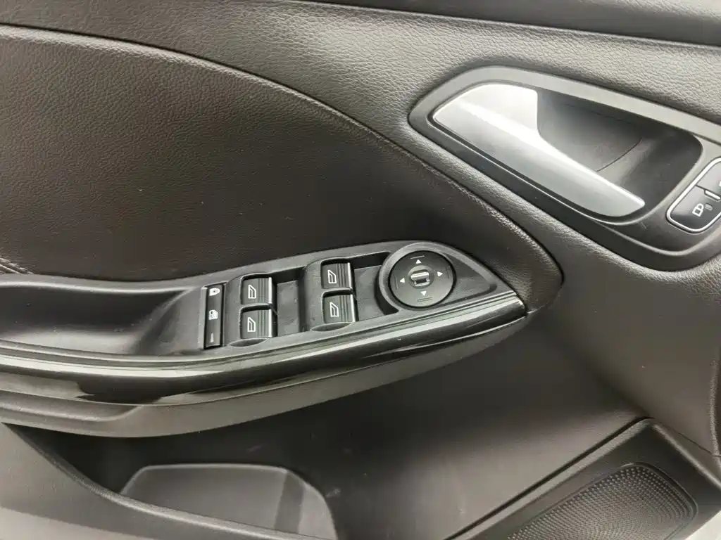 Ford Focus — миниатюра 9