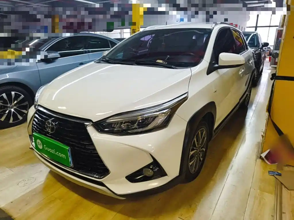 Toyota Yaris L — миниатюра 2
