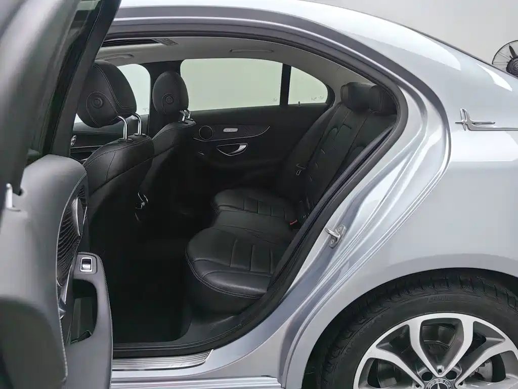 Mercedes-Benz C-Class — миниатюра 15