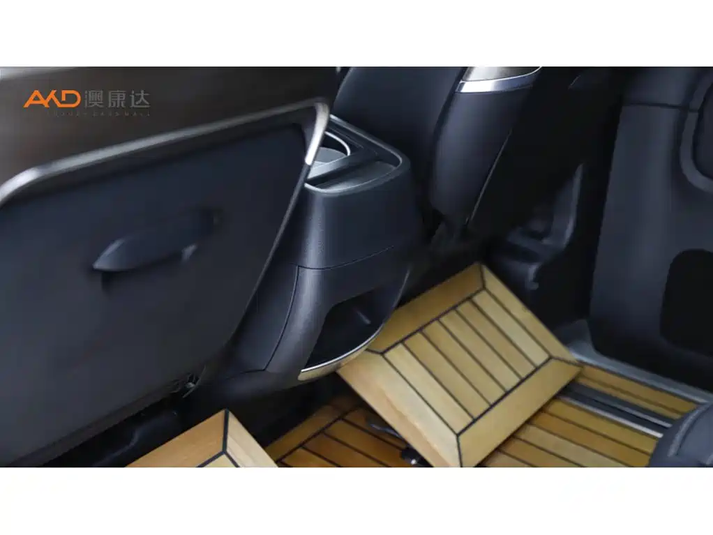 Mercedes-Benz V-Class — миниатюра 10