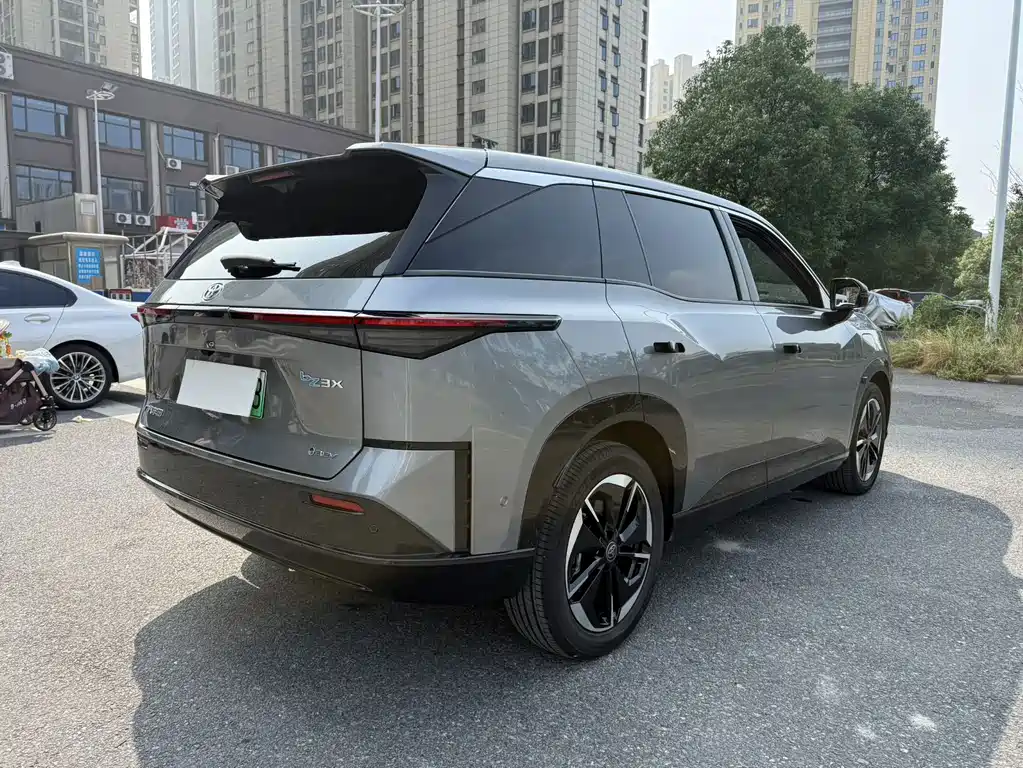 Toyota bZ3X — миниатюра 18