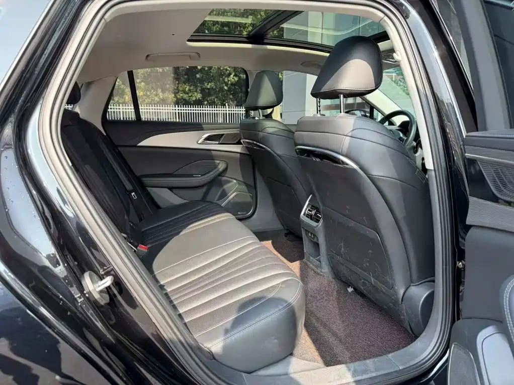 Hongqi Hongqi H5 — миниатюра 13