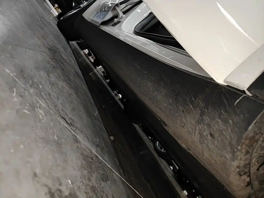 Tesla Model Y — миниатюра 21