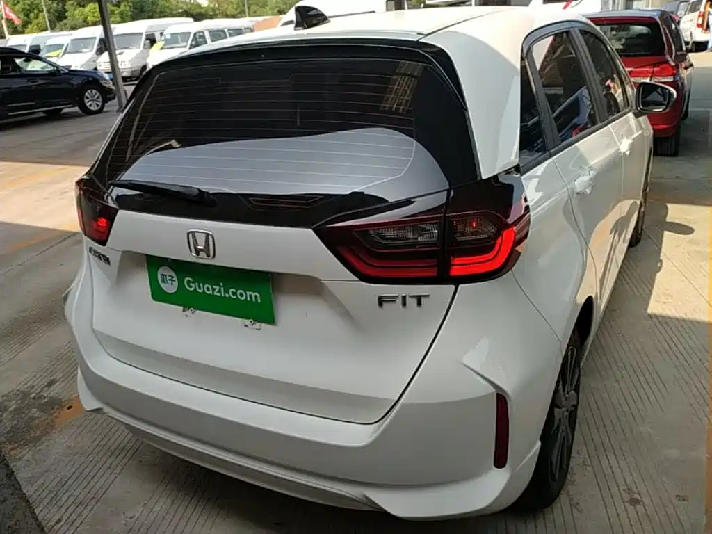 Honda Fit — миниатюра 6