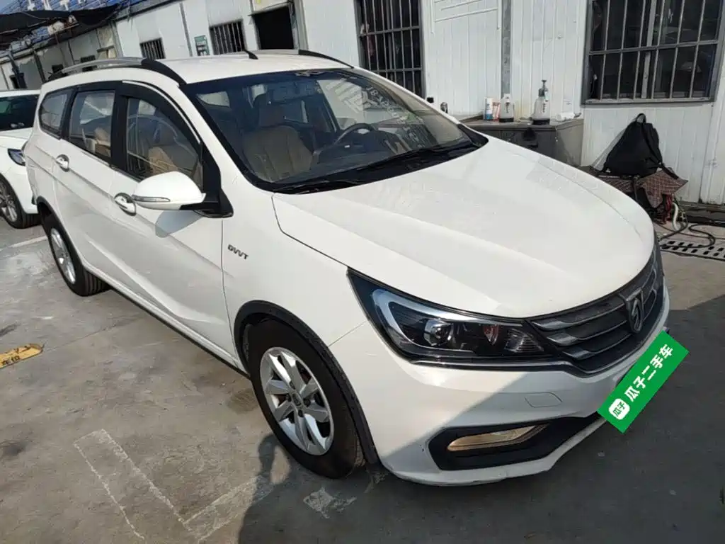 Baojun 310W — миниатюра 4