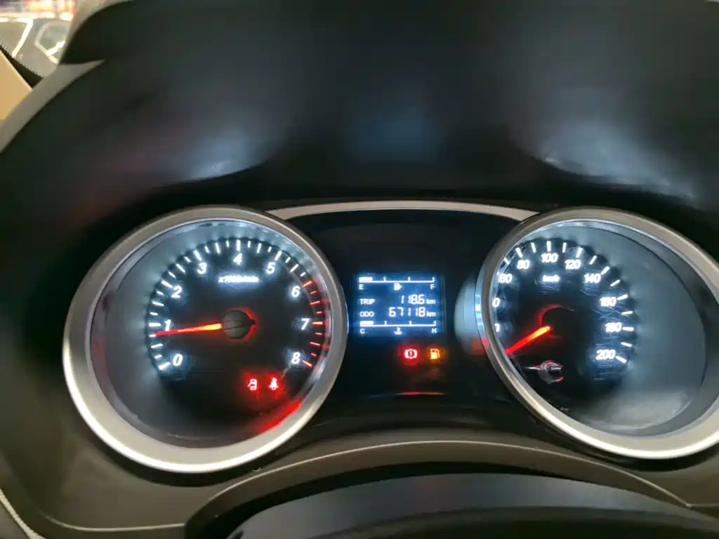 Wuling Hongguang — миниатюра 12