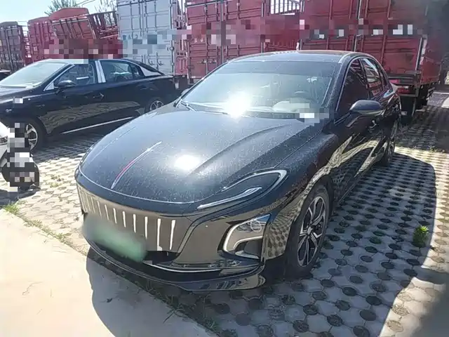2023 Hongqi E-QM5