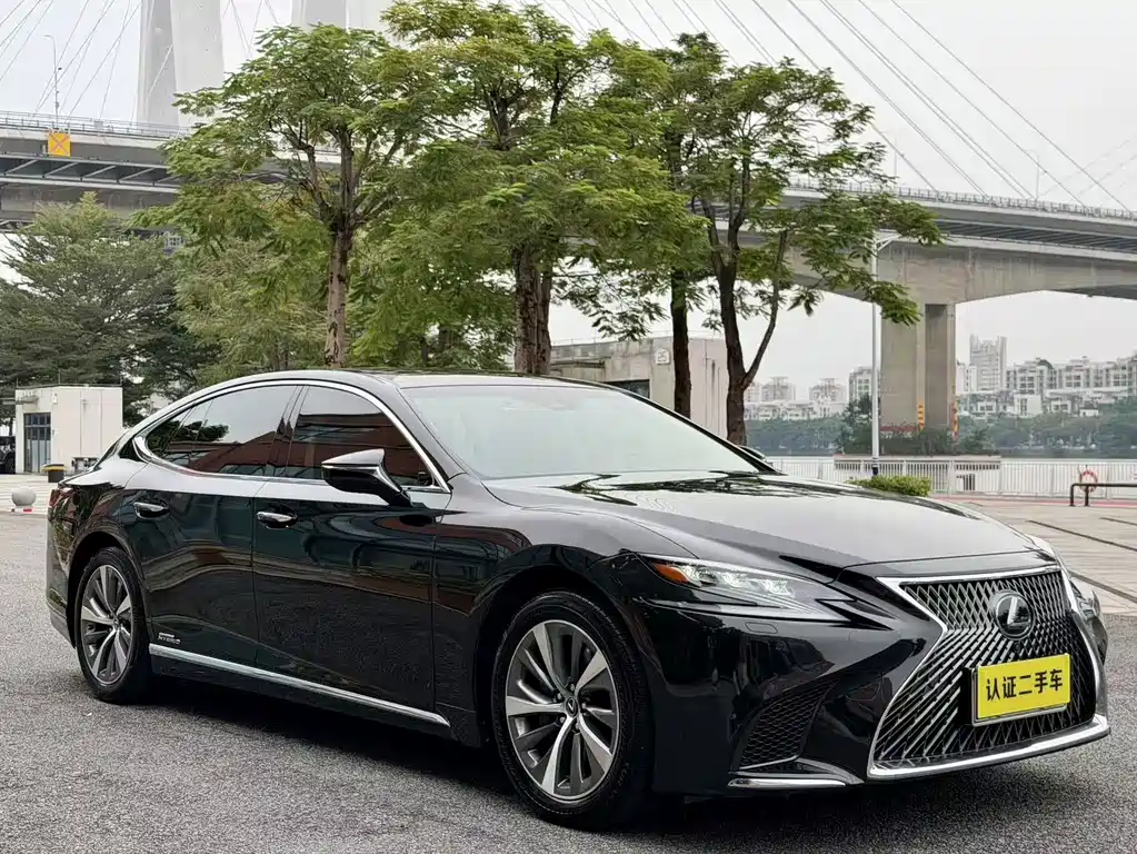 LEXUS LS