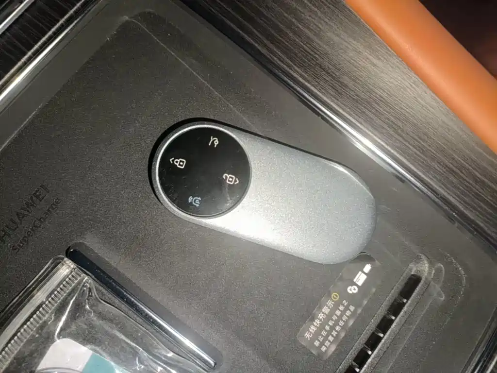 AITO AITO M8 — миниатюра 9