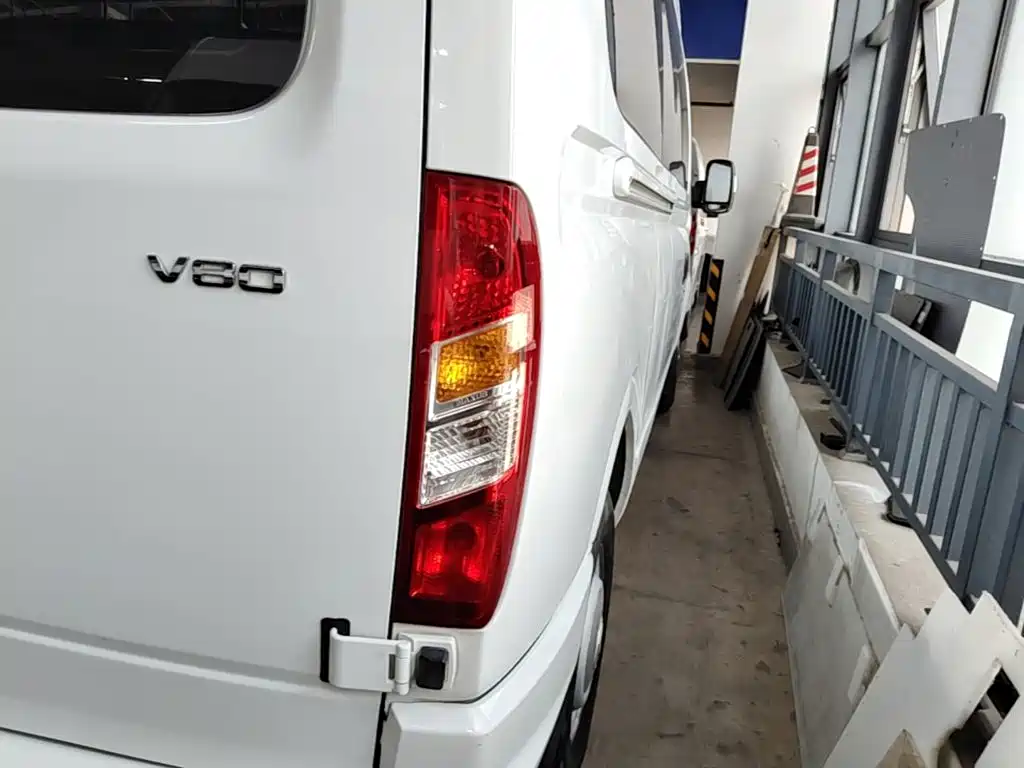 MAXUS V80 — миниатюра 8