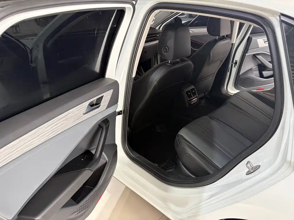 Volkswagen Sagitar — миниатюра 8