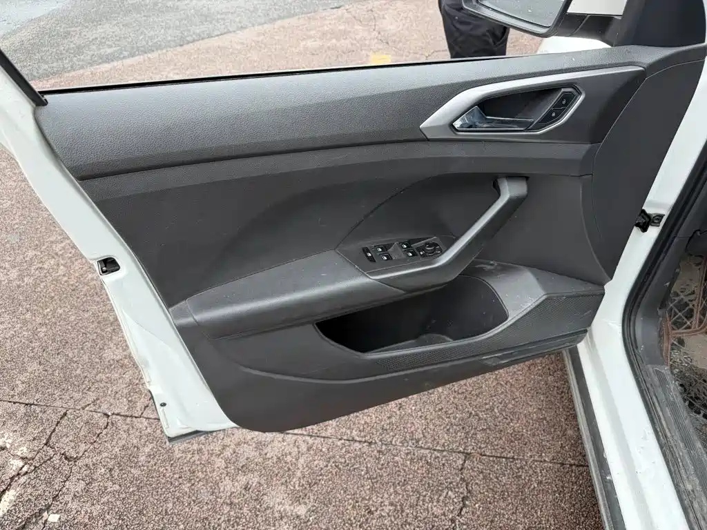 Volkswagen T-Cross — миниатюра 6