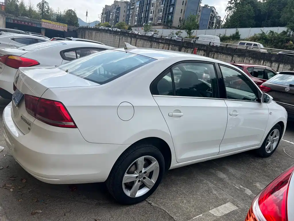 Volkswagen Santana — миниатюра 9