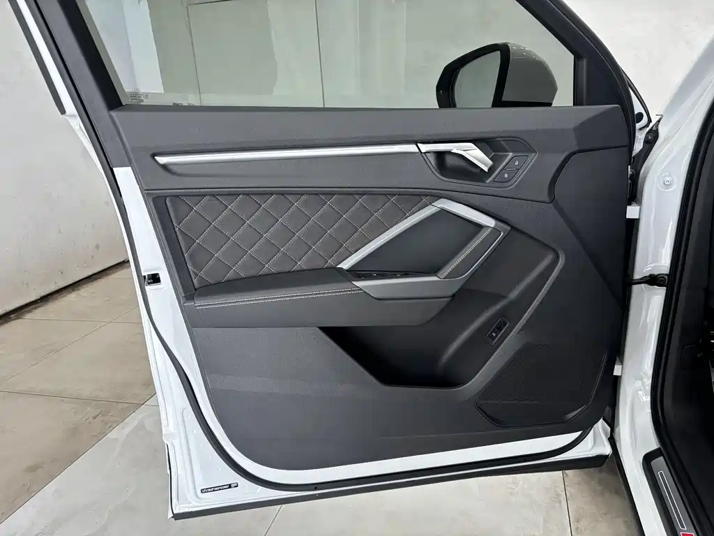 Audi Q3 2025 45 40TFSI Fashion