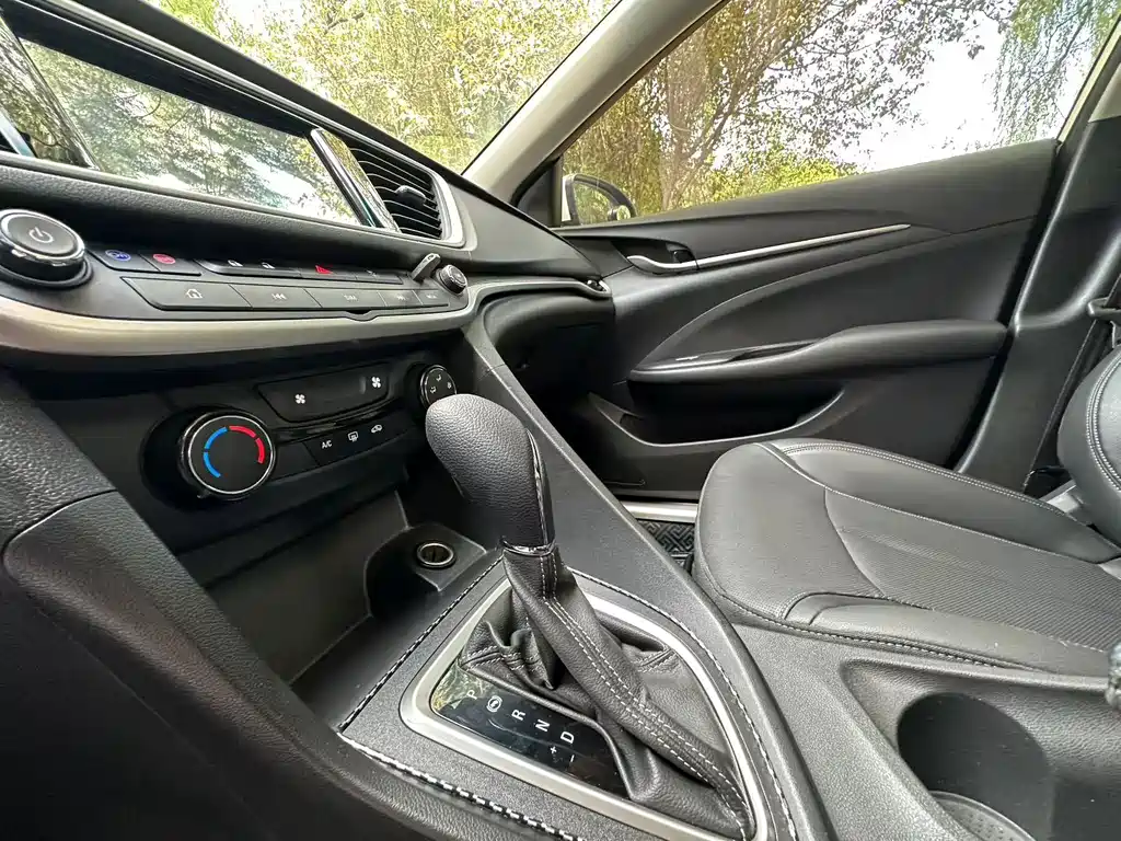 Buick Excelle — миниатюра 7