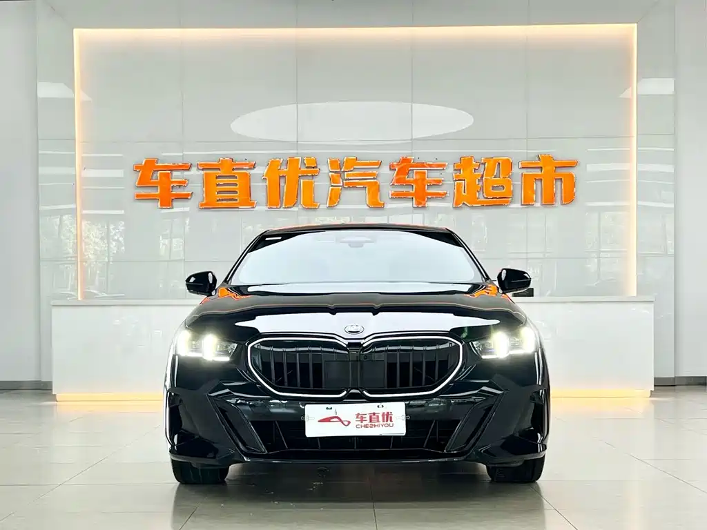 BMW 5 Series — миниатюра 3