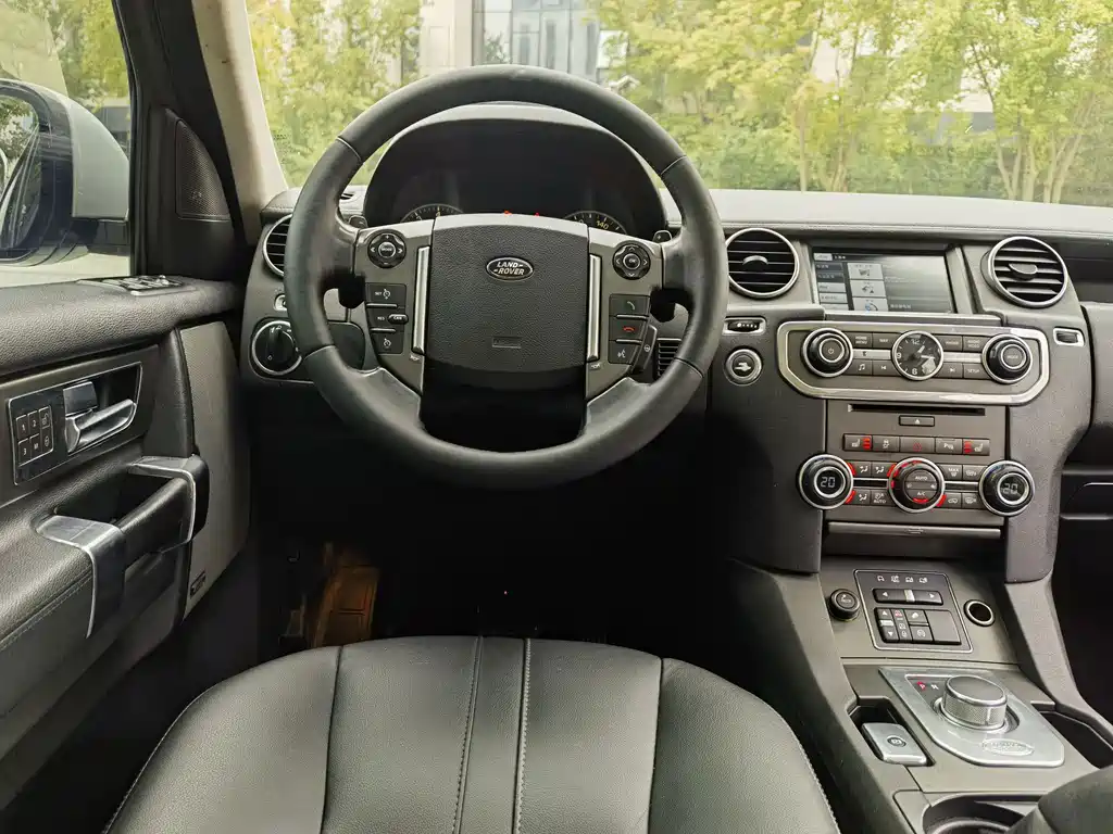 Land Rover Discovery — миниатюра 7