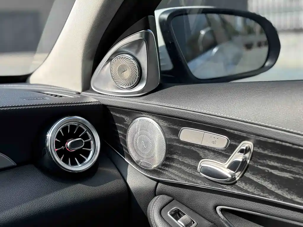 Mercedes-Benz C-Class — миниатюра 13