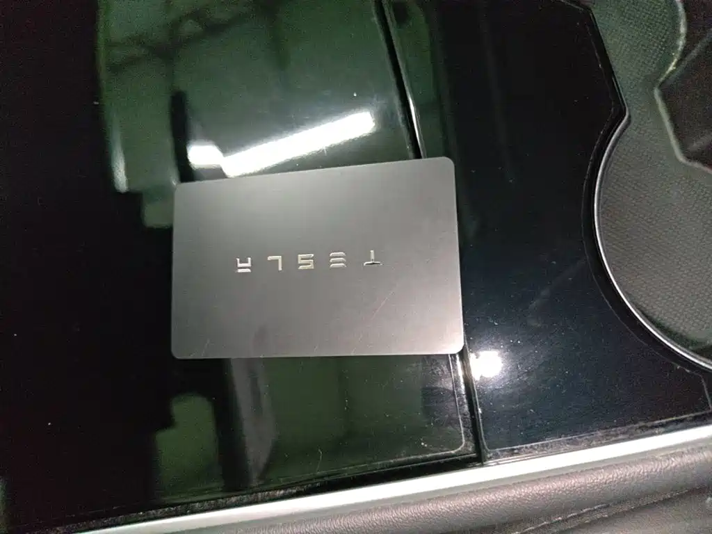 Tesla Model 3 — миниатюра 9