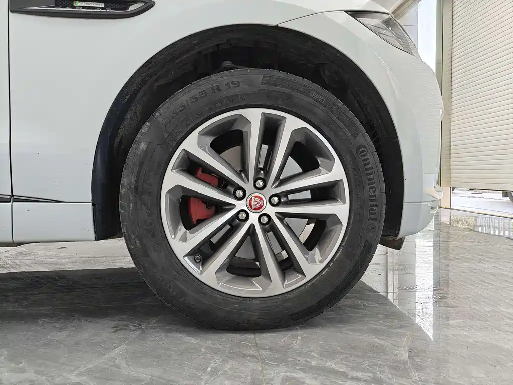 Jaguar F-PACE — миниатюра 16