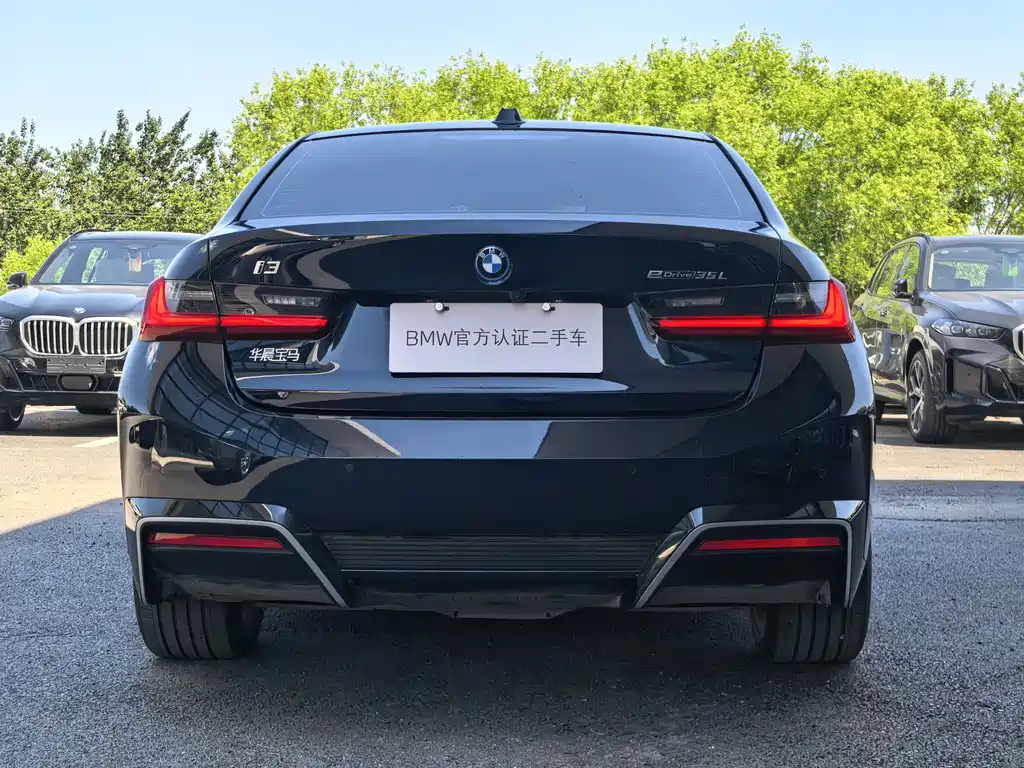 BMW i3 2025 eDrive 35 L