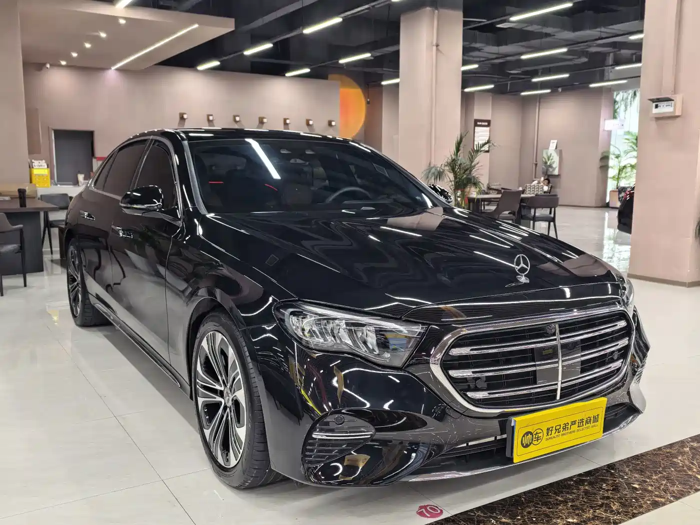 奔驰E级 2025款 改款 E 300 L 豪华型 2025