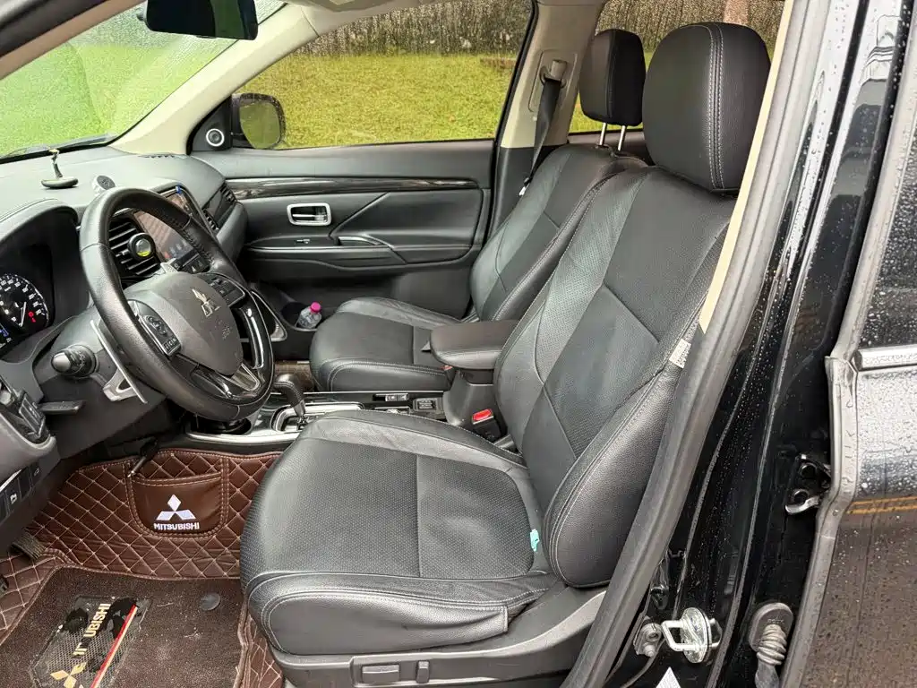Mitsubishi Outlander — миниатюра 8