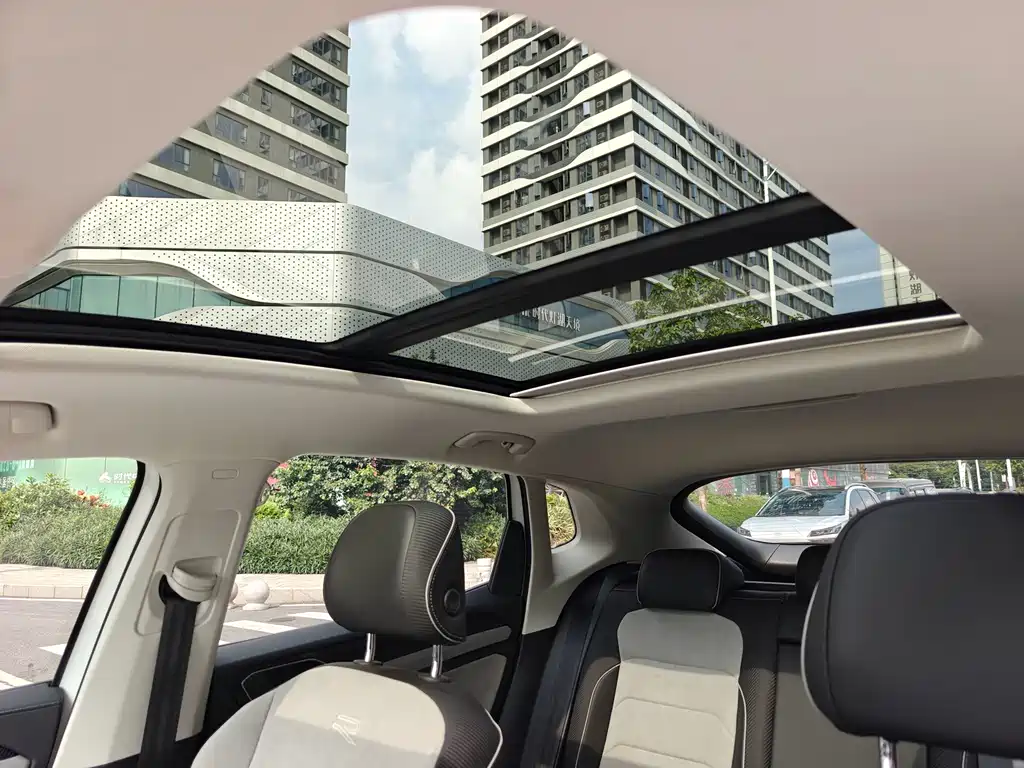 Volkswagen X — миниатюра 14