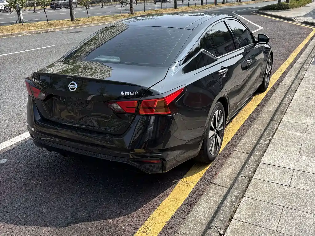 Nissan Teana — миниатюра 7