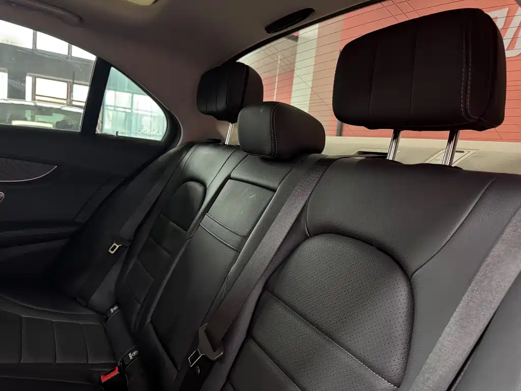 Mercedes-Benz C-Class — миниатюра 12