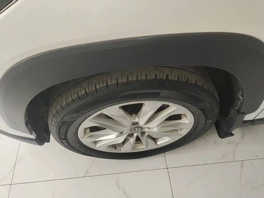 Toyota Corolla Cross — миниатюра 23