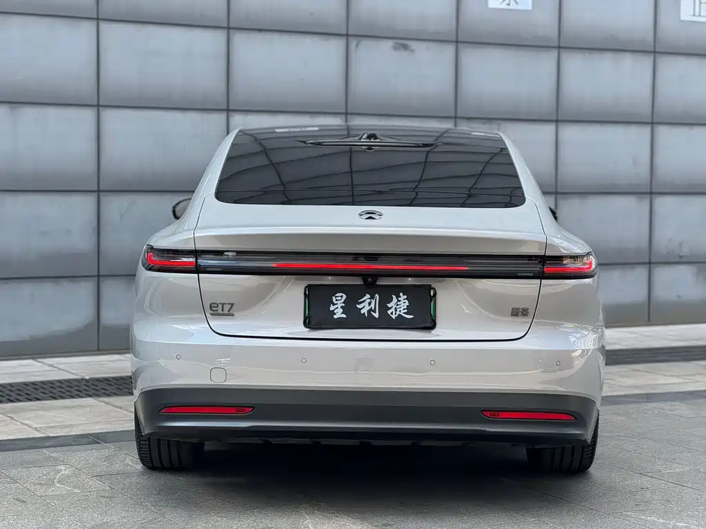 NIO NIO ET7