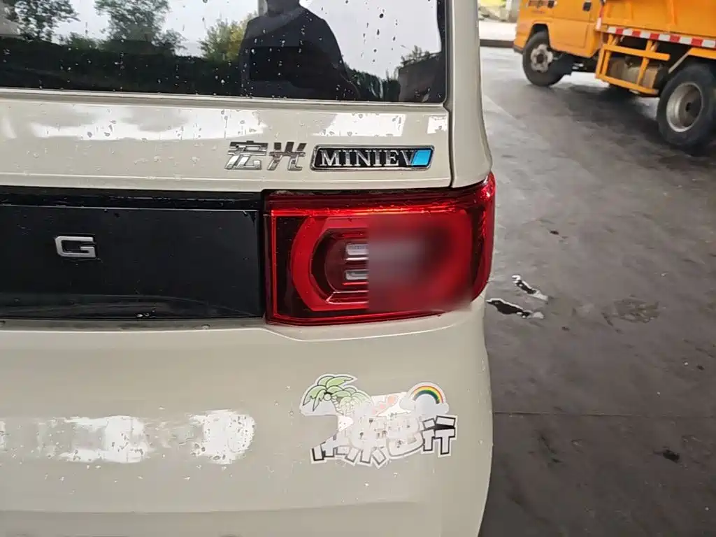 Wuling MINIEV — миниатюра 8