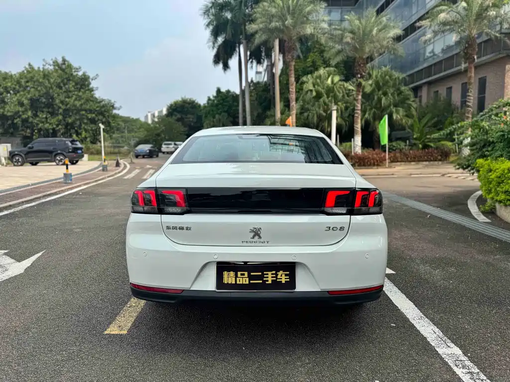 Peugeot 308 — миниатюра 11