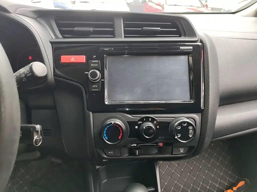 Honda Fit — миниатюра 13