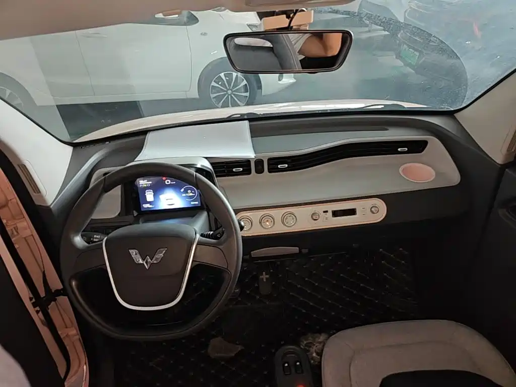 Wuling MINIEV — миниатюра 10