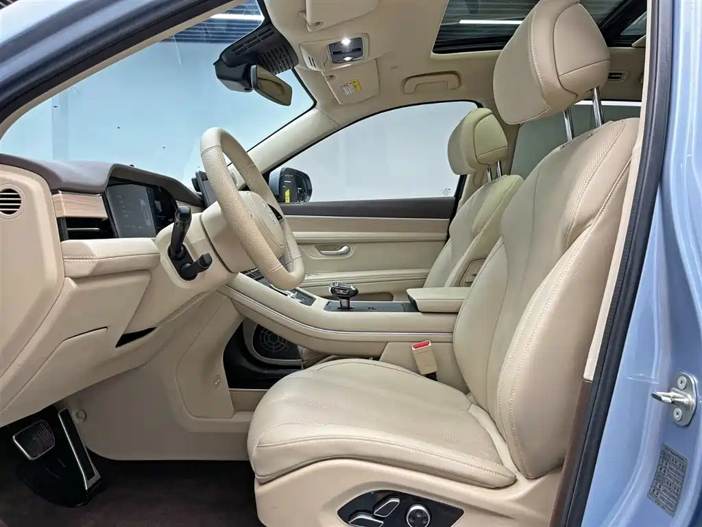 AITO ASK THE WORLD M7