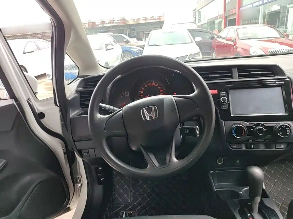 Honda Fit — миниатюра 11