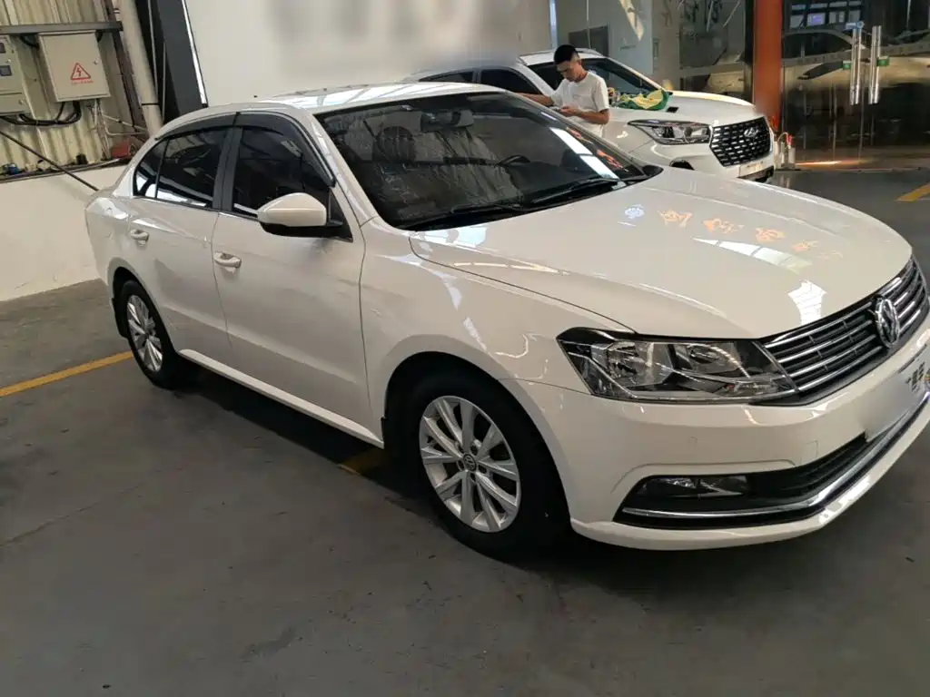 Volkswagen Lavida — миниатюра 4